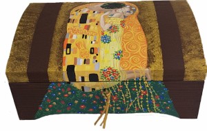 Kuferek z motywem "Pocałunku"