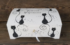 Kuferek Wspomnień koty na gałęzi